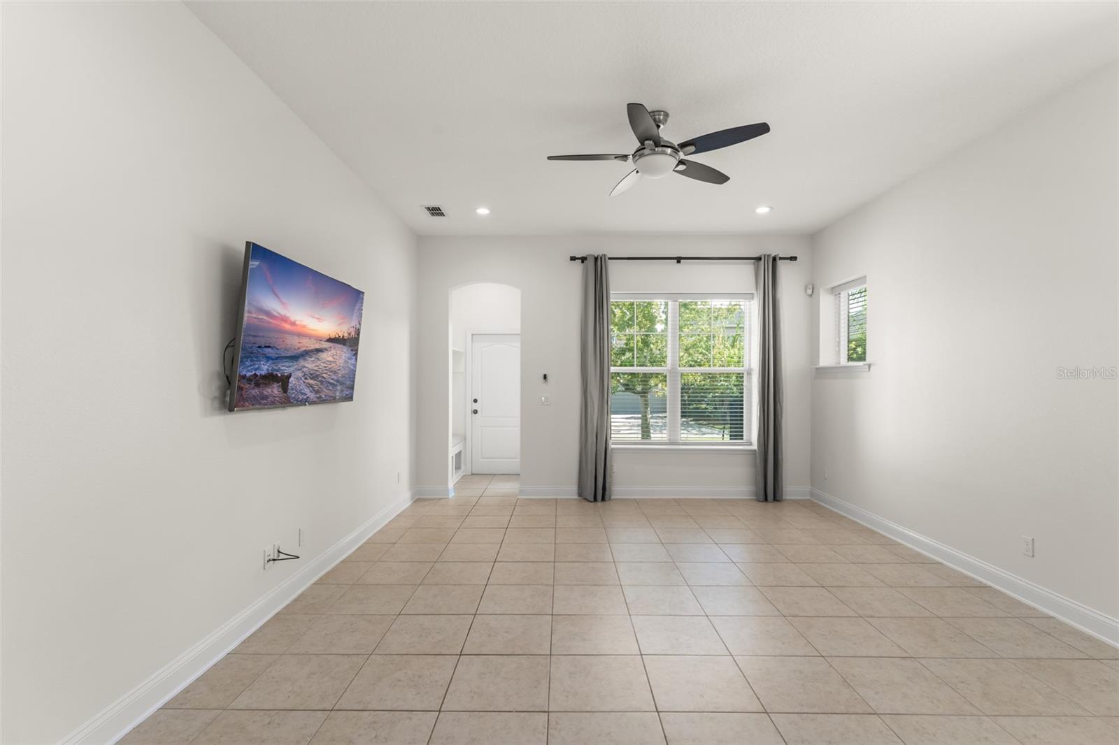 Image 9 of 39 For 8880 Reymont St.