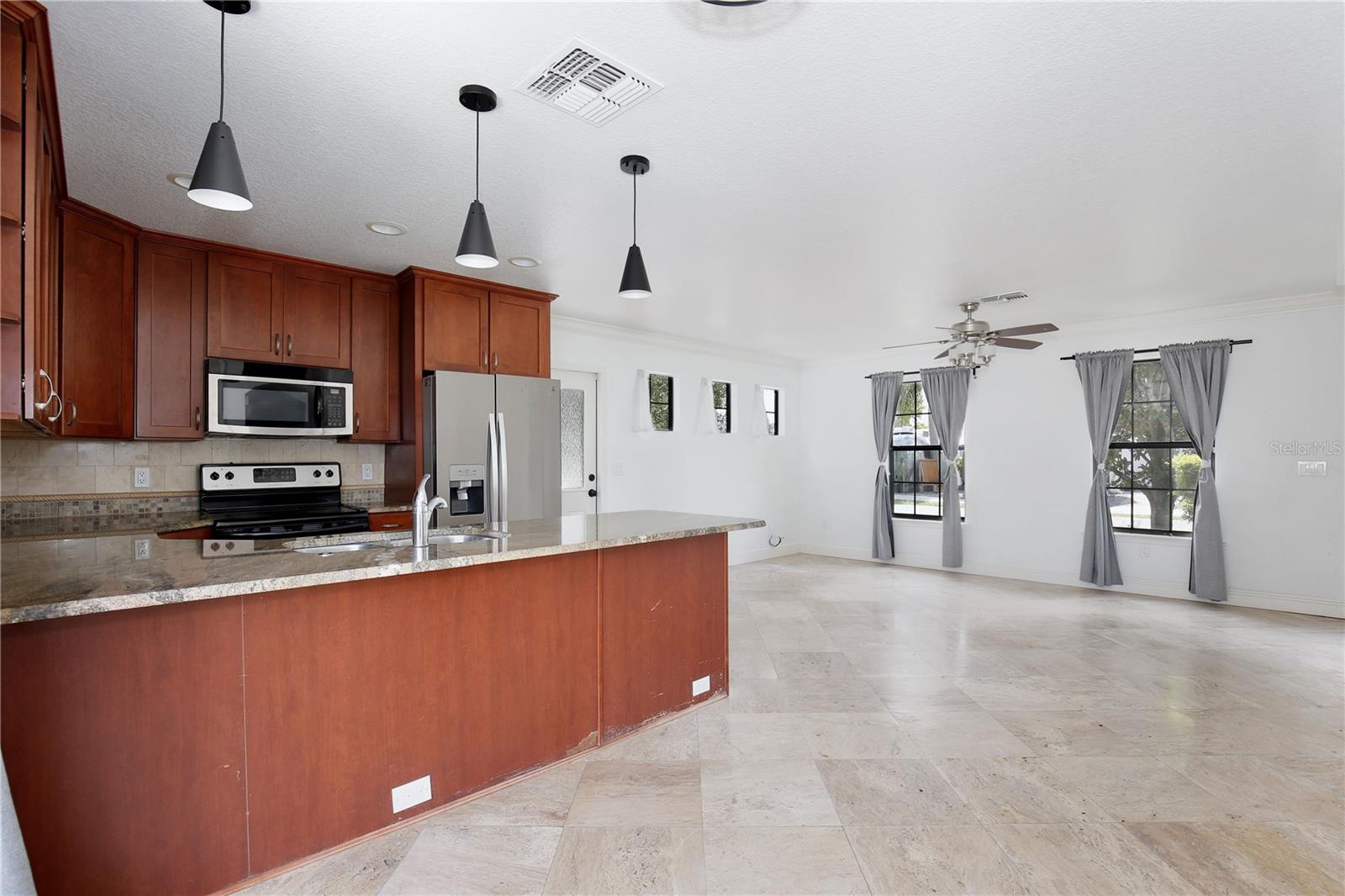 Image 7 of 25 For 2701 Raehn Street