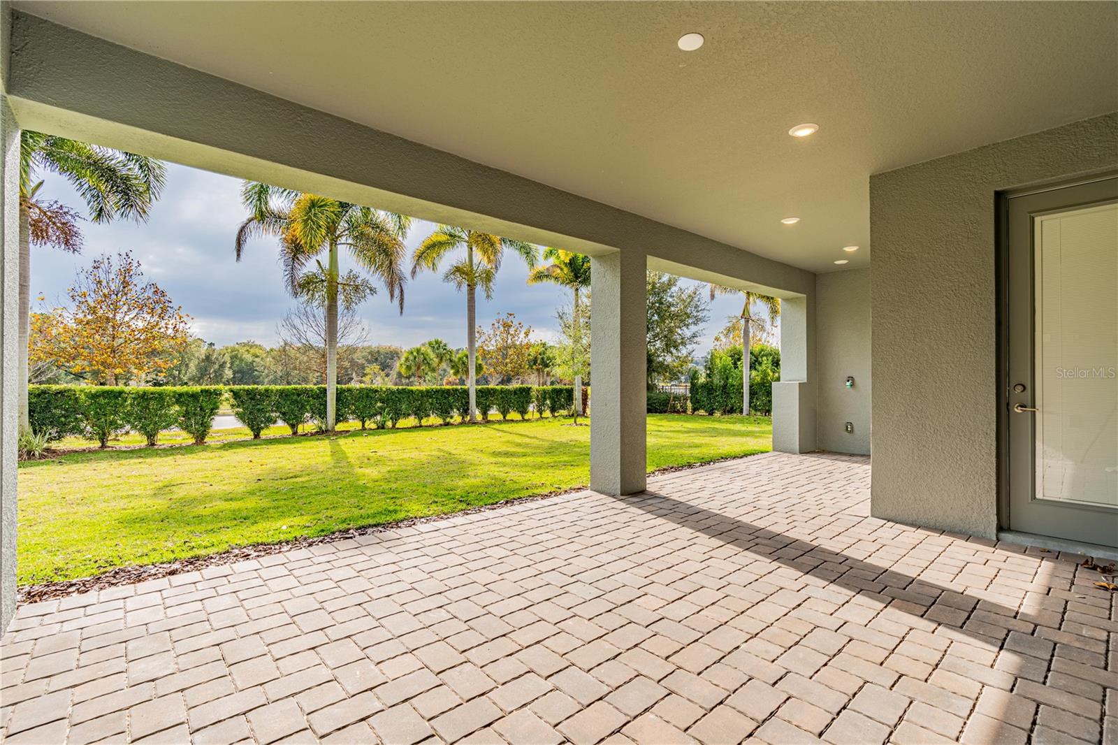 Image 20 of 83 For 512 Bellflower Way