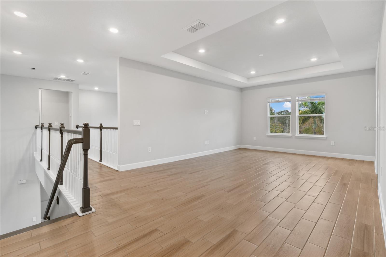 Image 31 of 83 For 512 Bellflower Way