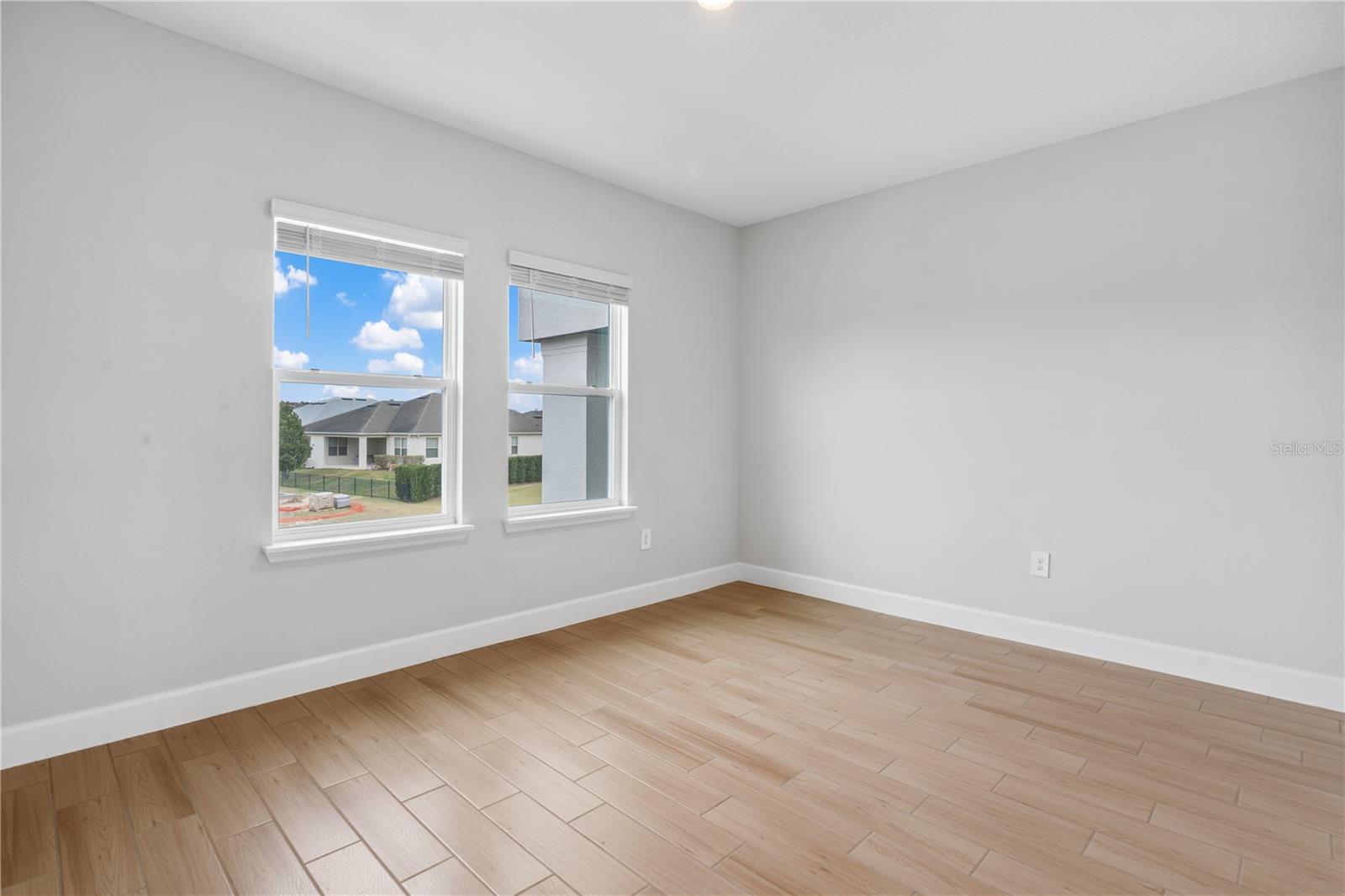 Image 40 of 83 For 512 Bellflower Way