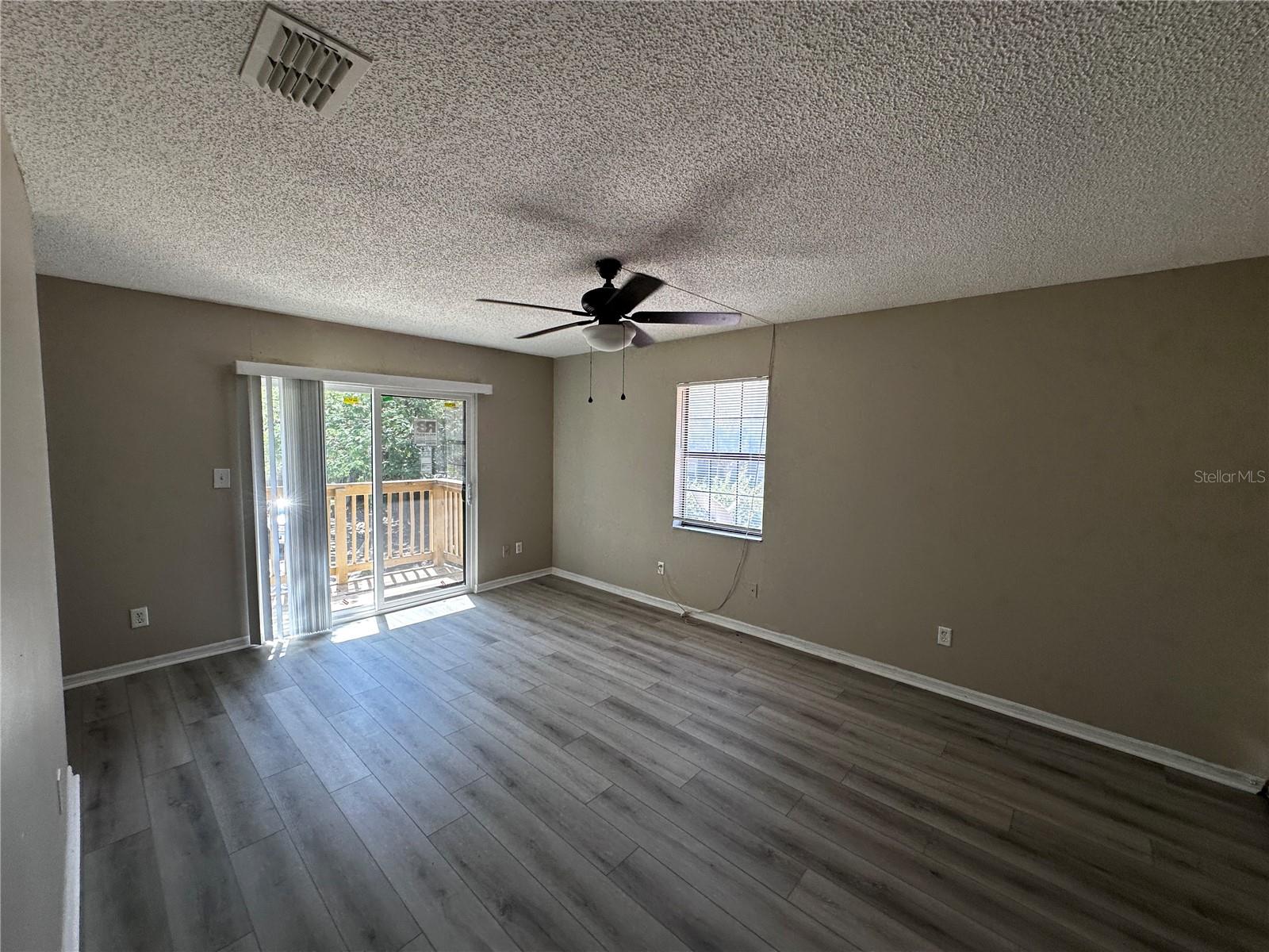 Image 11 of 19 For 500 Yellowwood Court