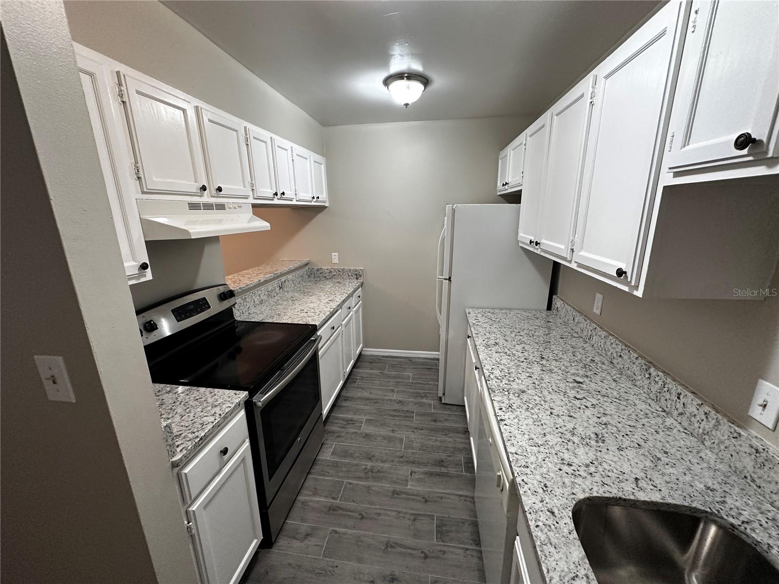 Image 3 of 19 For 500 Yellowwood Court