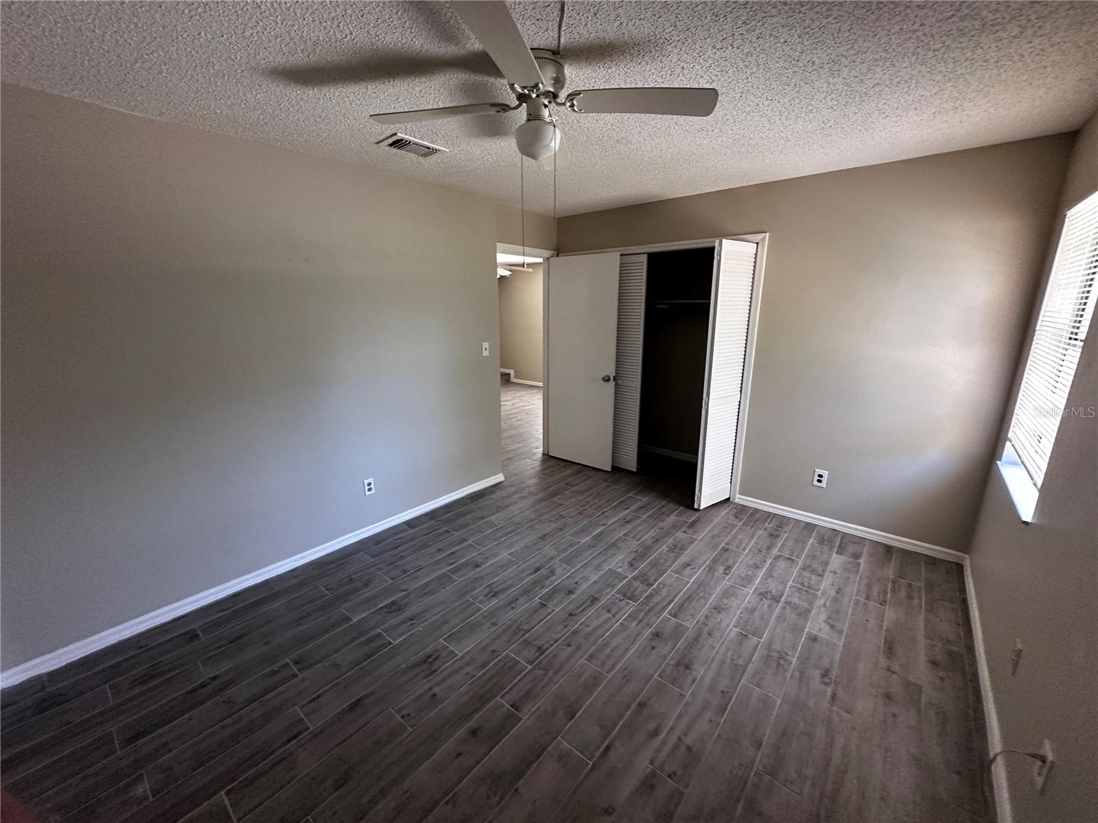 Image 7 of 19 For 500 Yellowwood Court