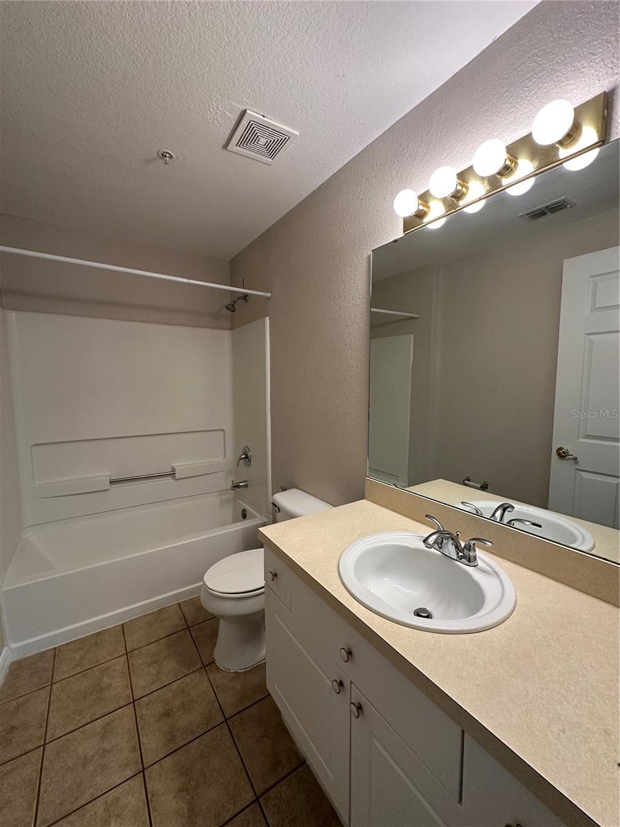 Image 13 of 43 For 141 Reserve Circle 109