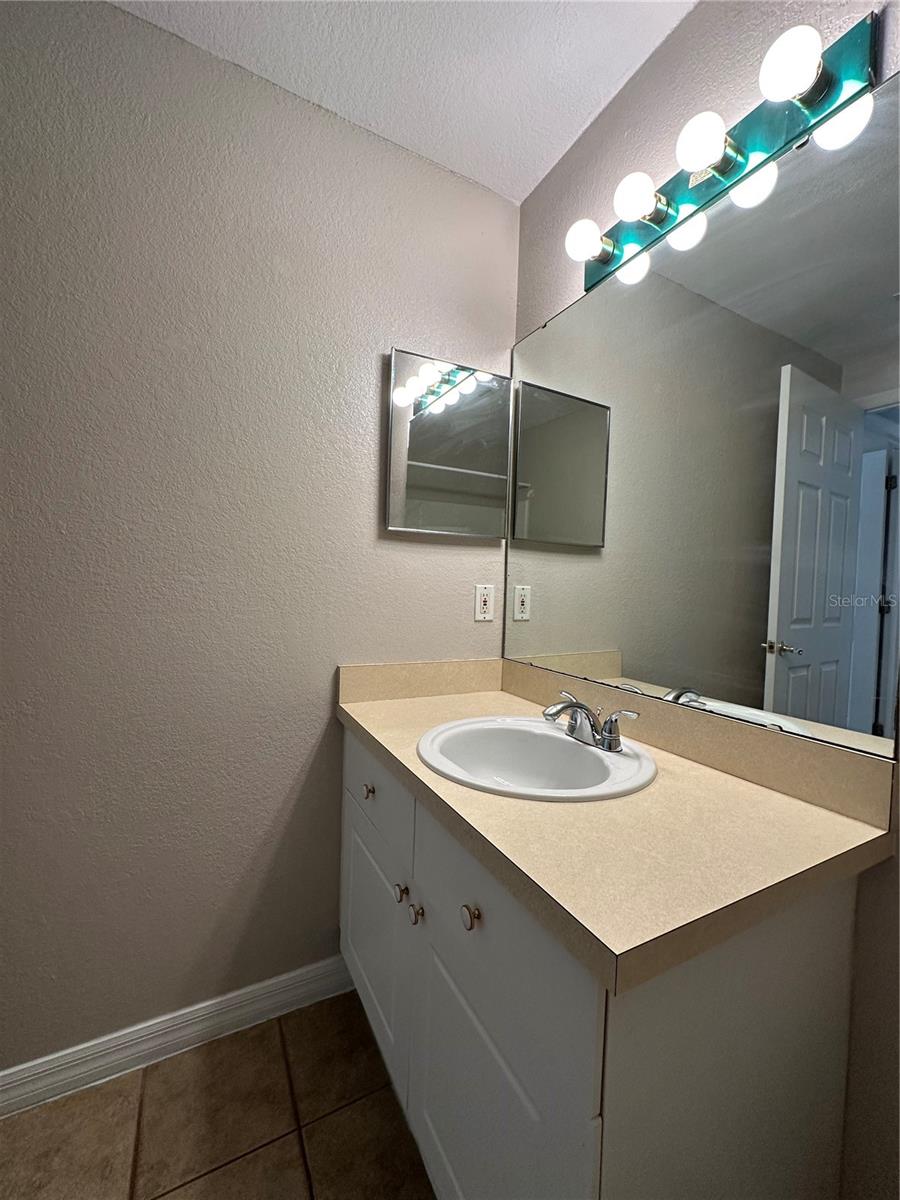 Image 19 of 43 For 141 Reserve Circle 109