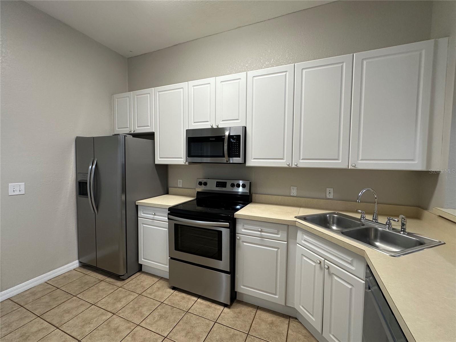 Image 22 of 43 For 141 Reserve Circle 109