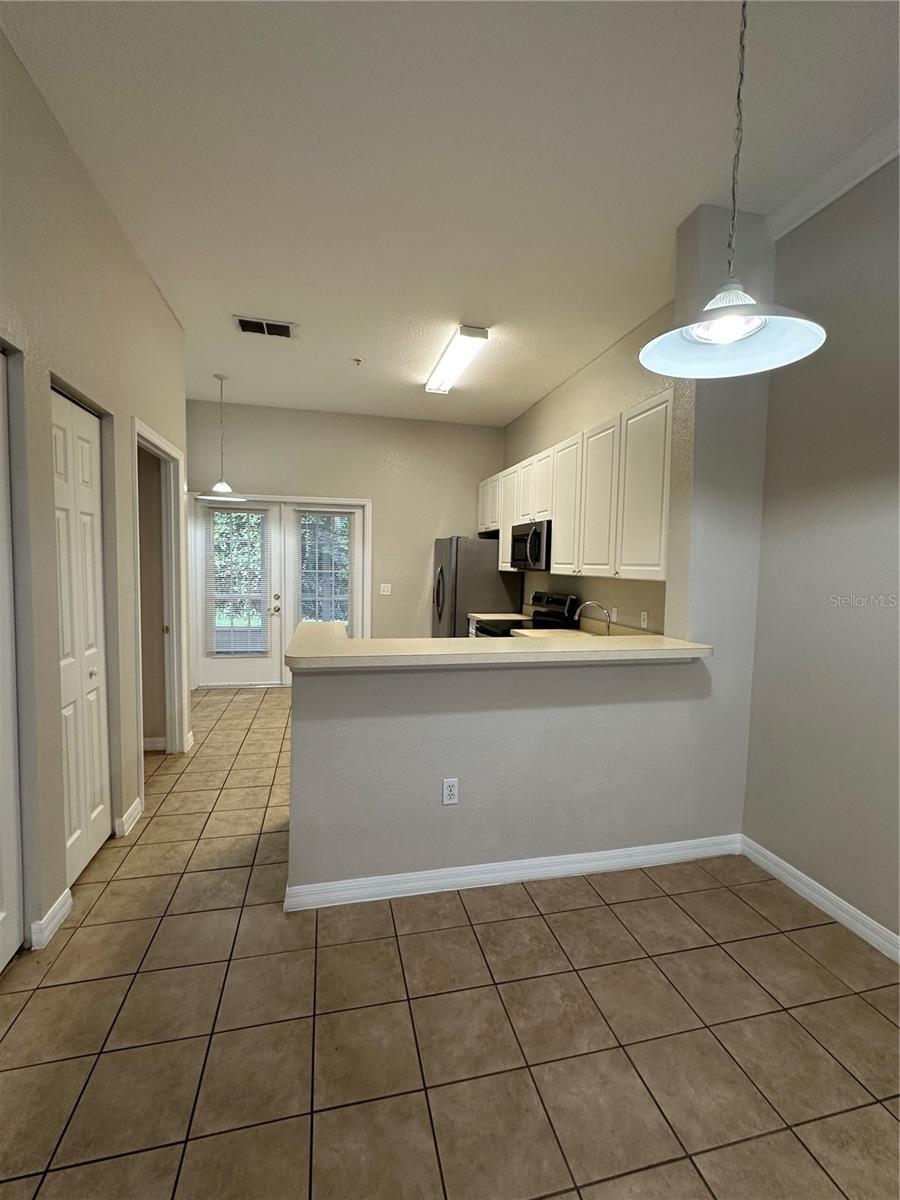 Image 7 of 43 For 141 Reserve Circle 109