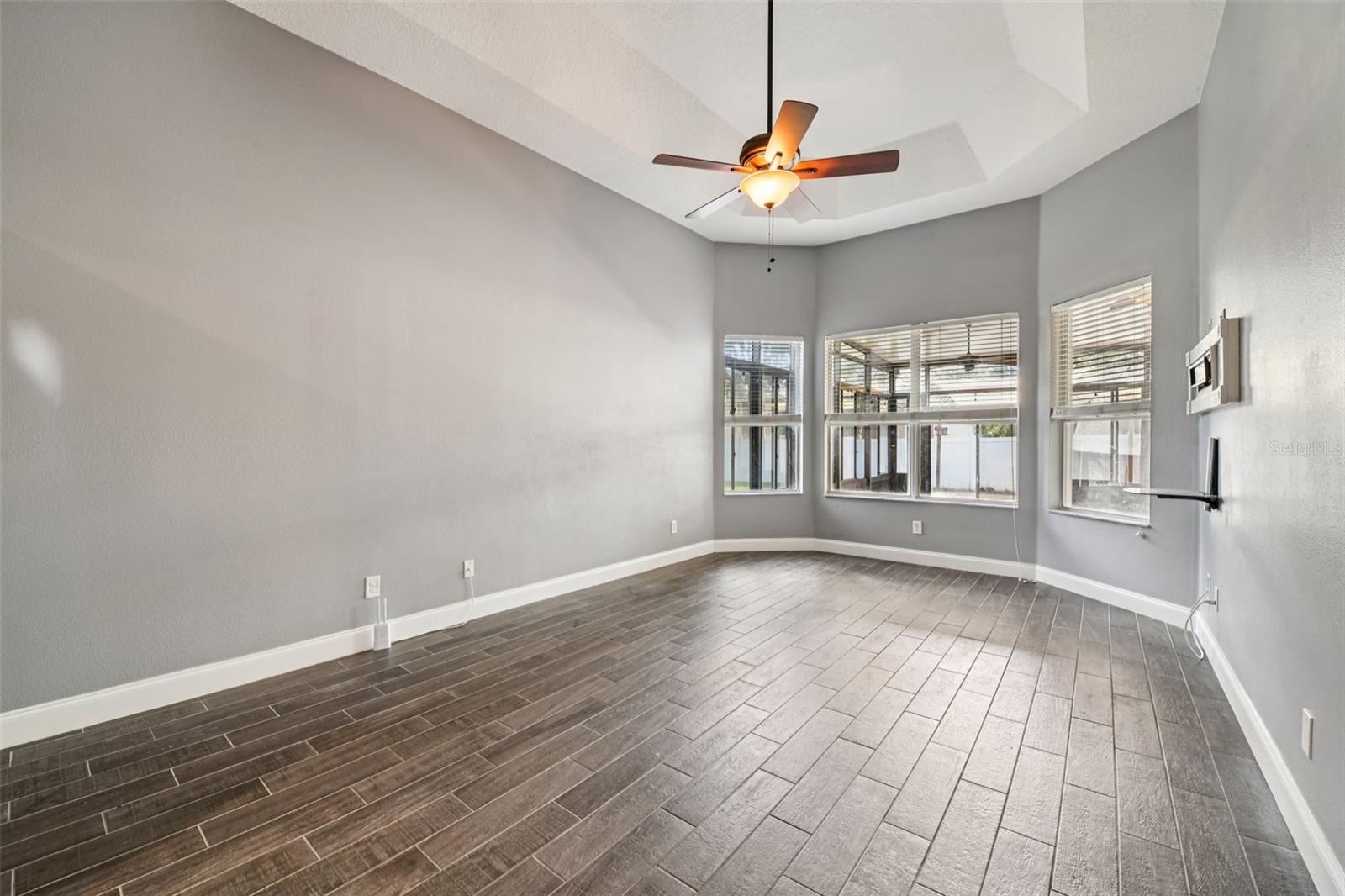 Image 17 of 32 For 3124 Curving Oaks Way