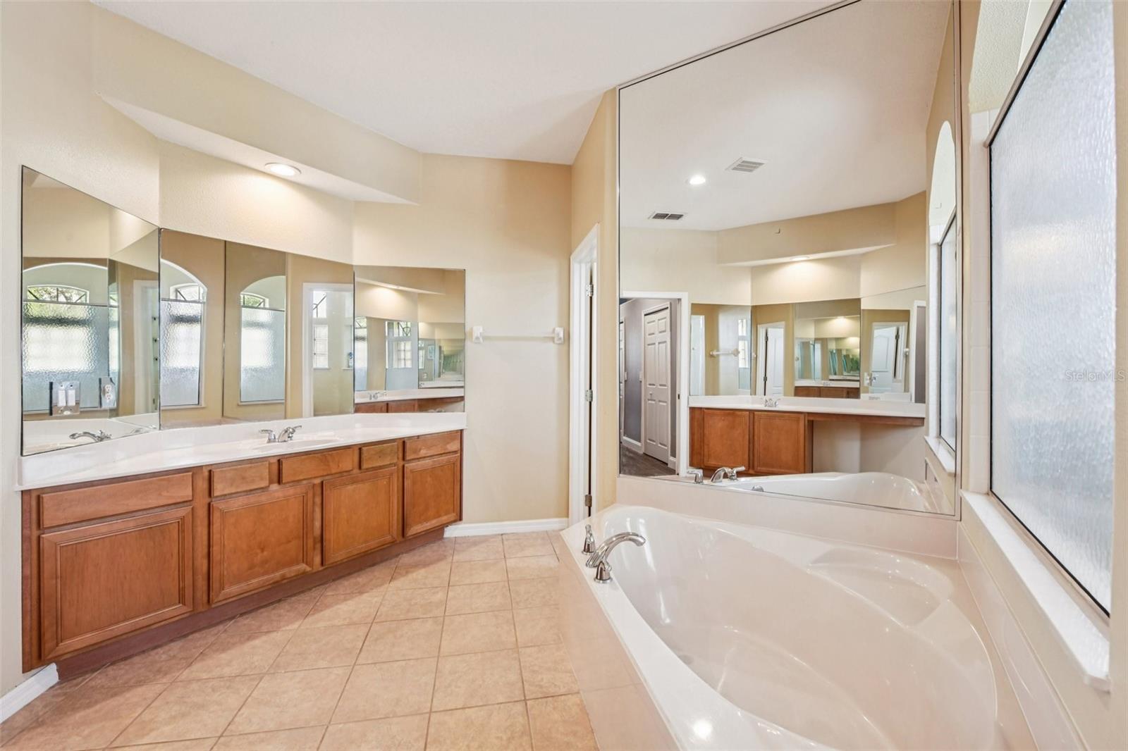 Image 20 of 32 For 3124 Curving Oaks Way