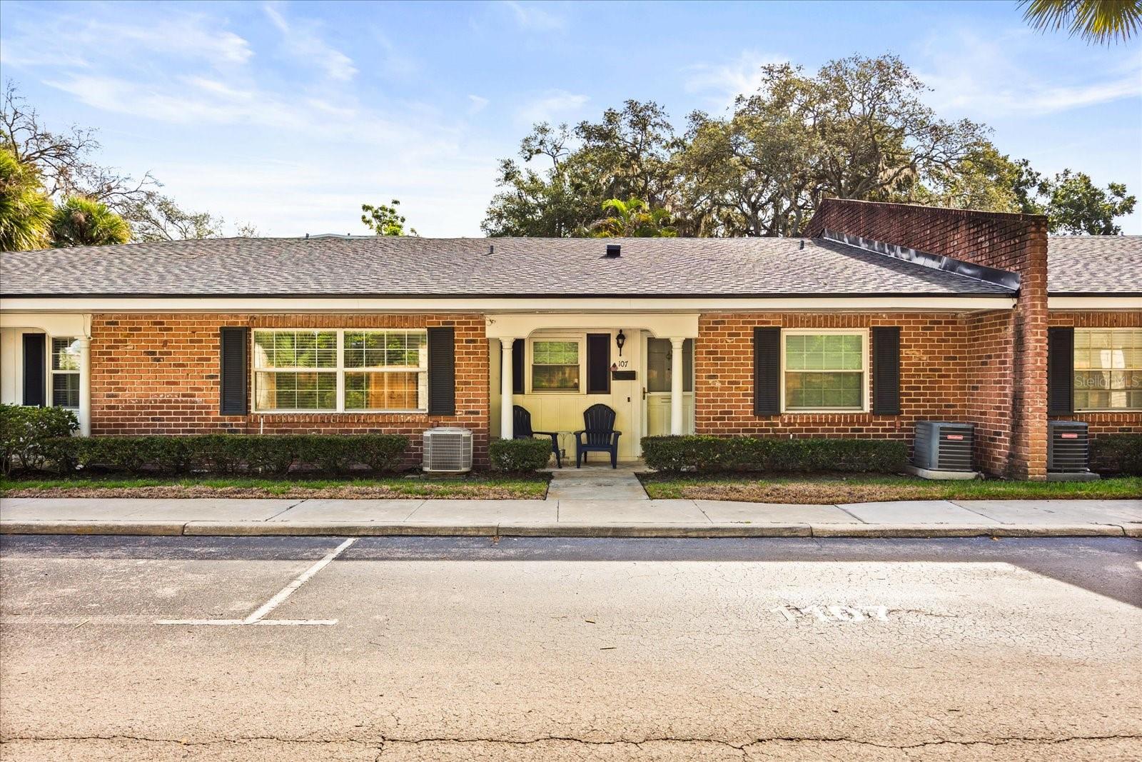 Image 2 of 25 For 107 Cherrywood Gardens Drive 8