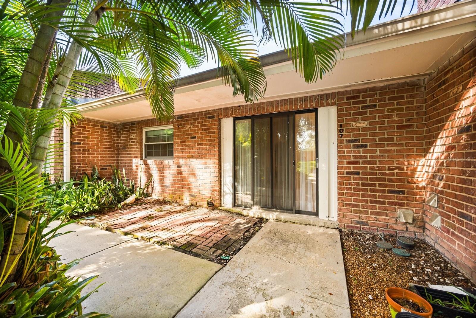 Image 3 of 25 For 107 Cherrywood Gardens Drive 8