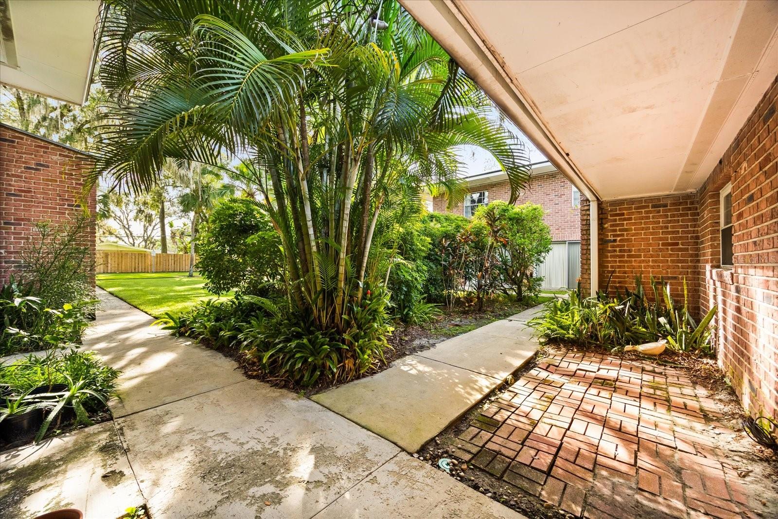 Image 4 of 25 For 107 Cherrywood Gardens Drive 8