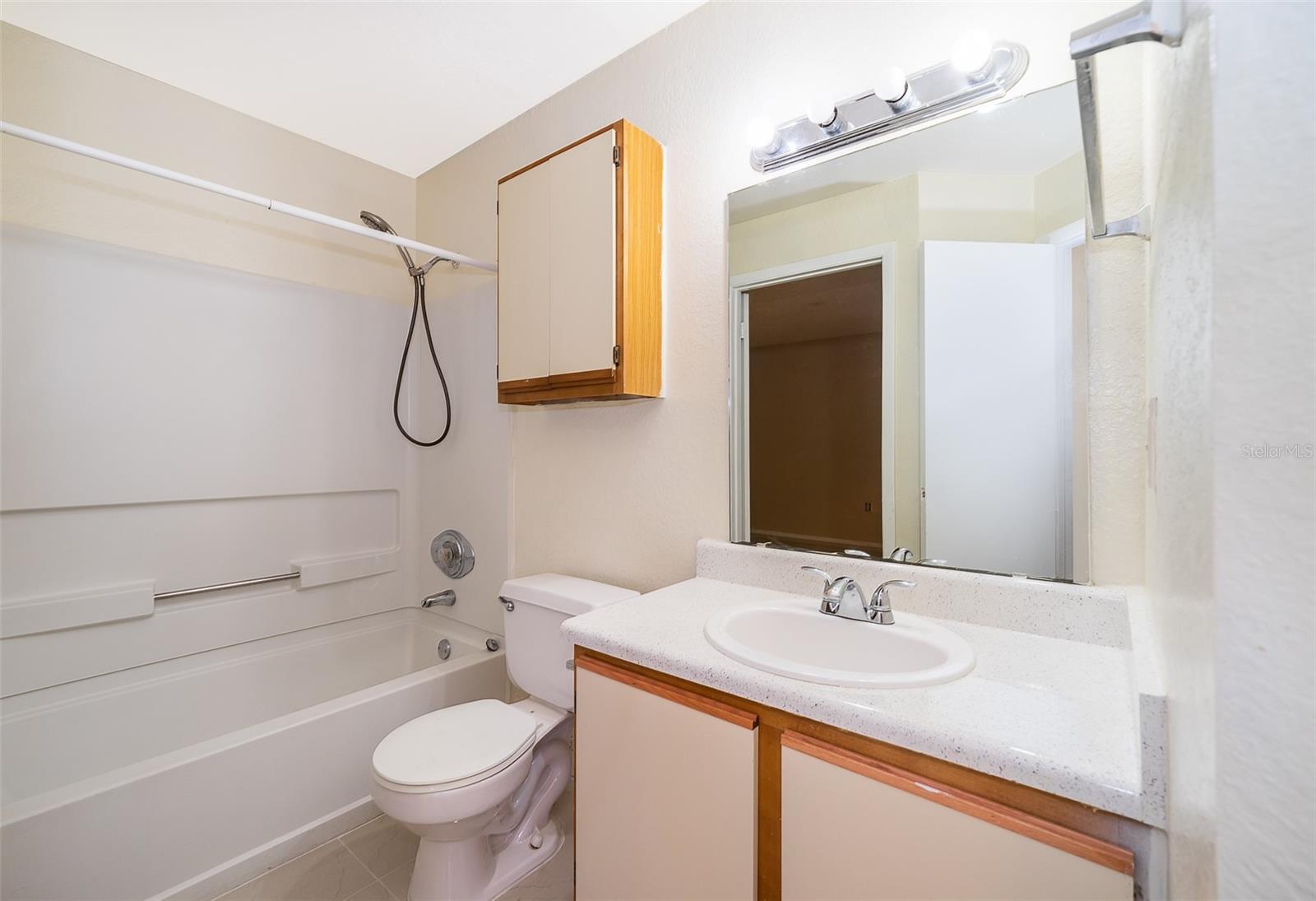 Image 12 of 18 For 623 Dory Lane 101