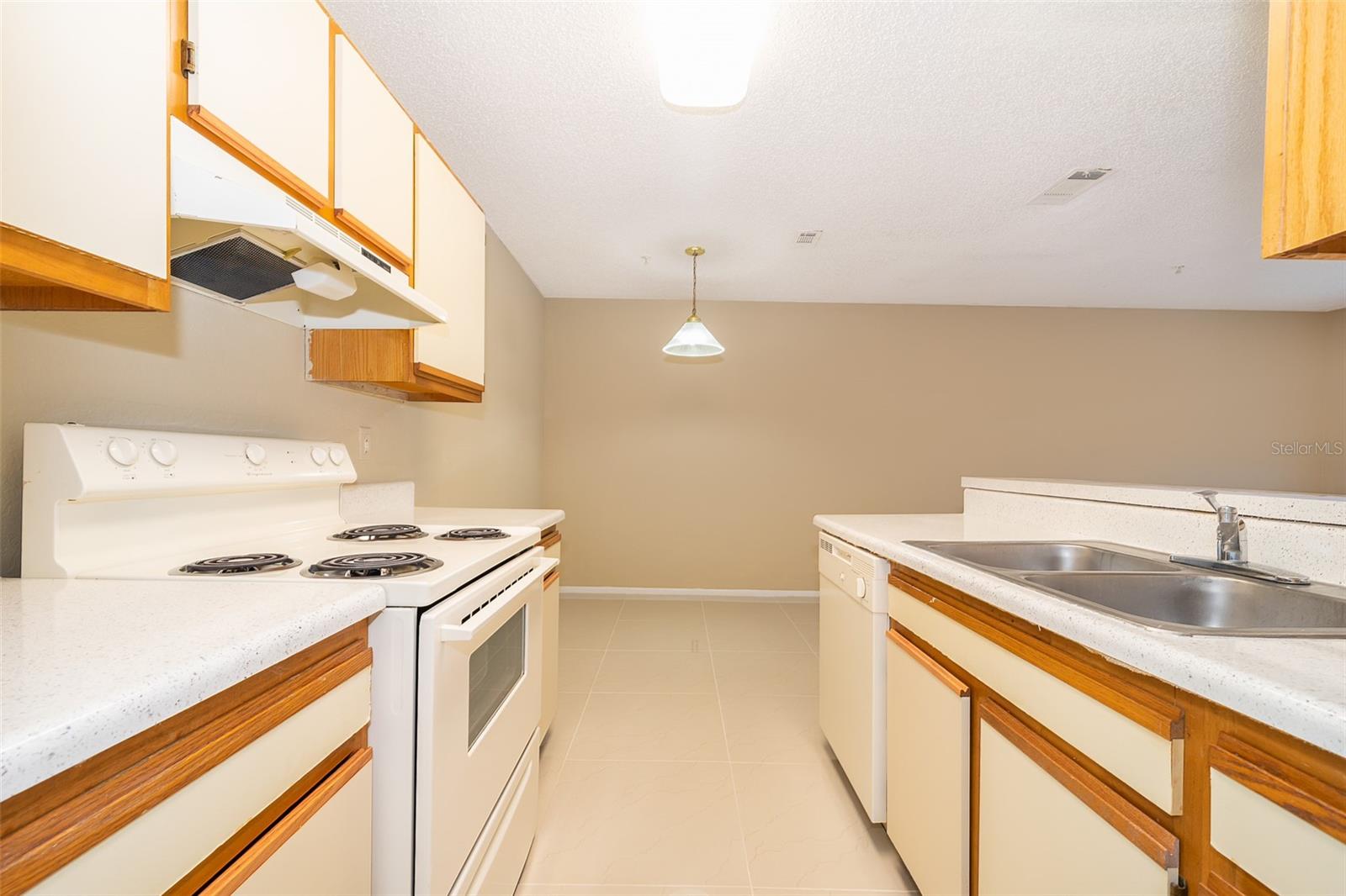 Image 9 of 18 For 623 Dory Lane 101