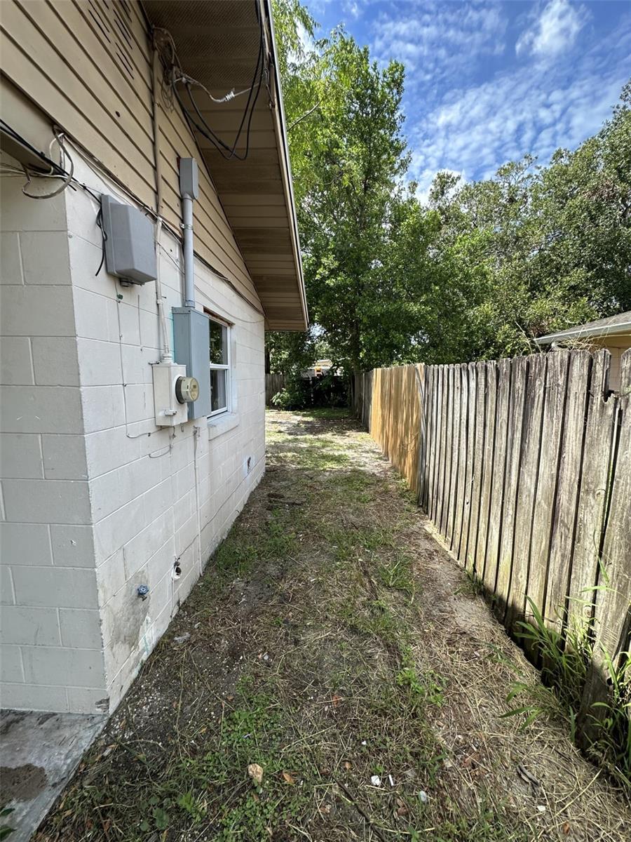 Image 15 of 16 For 2200 Queensway Road