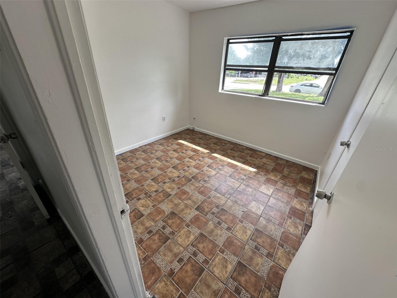 Image 8 of 16 For 2200 Queensway Road