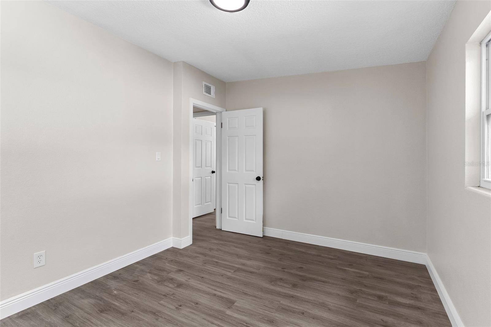 Image 14 of 31 For 6120 Beechmont Boulevard