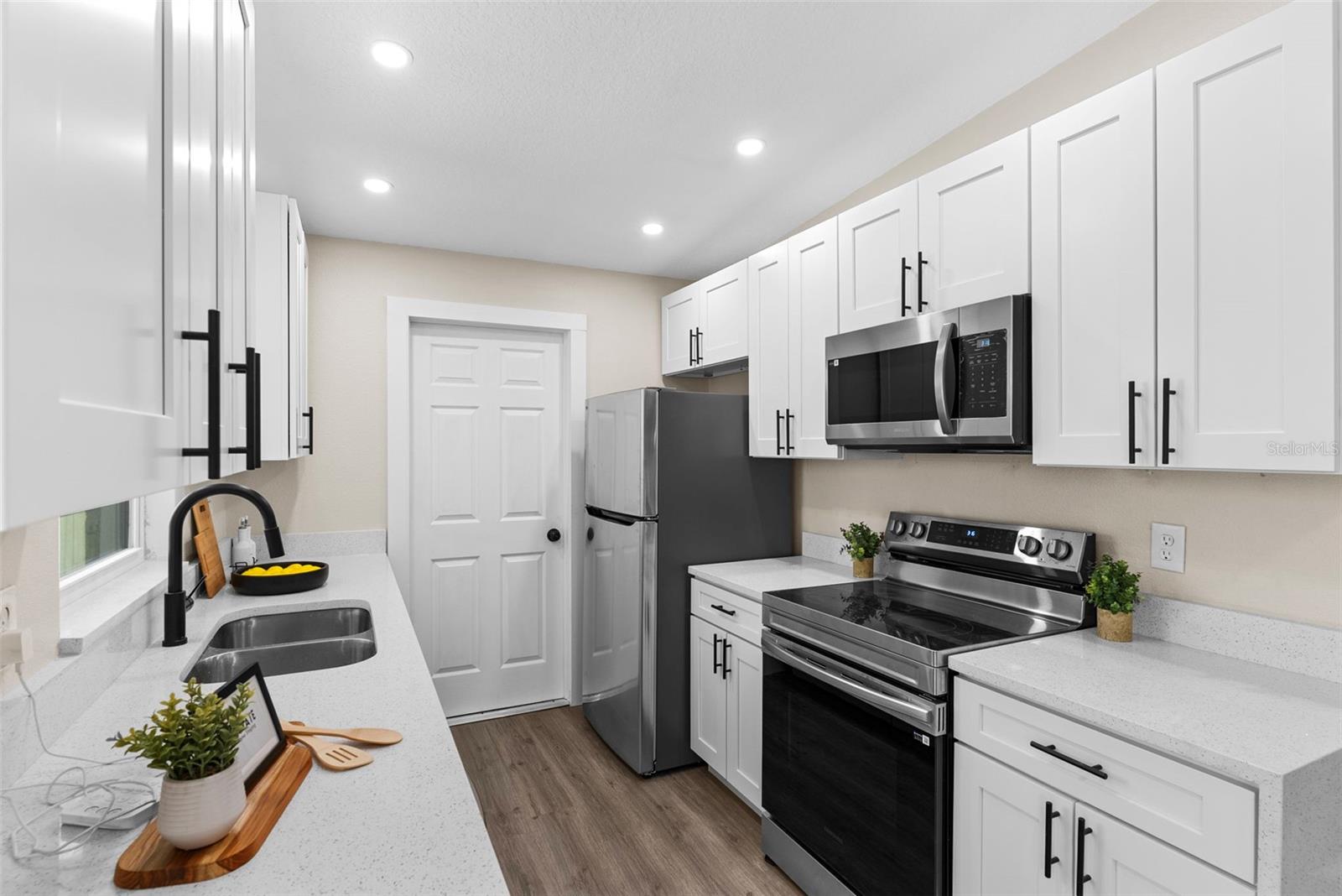 Image 6 of 31 For 6120 Beechmont Boulevard