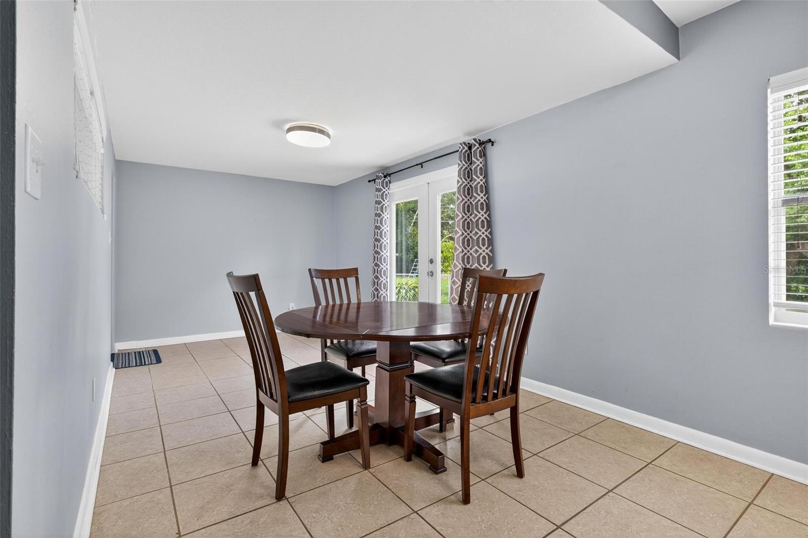 Image 24 of 42 For 3015 Tampico Drive