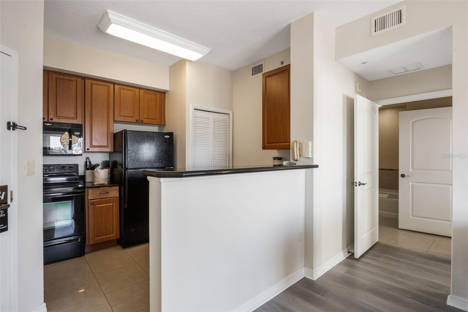 Image 12 of 45 For 7383 Universal Boulevard 607