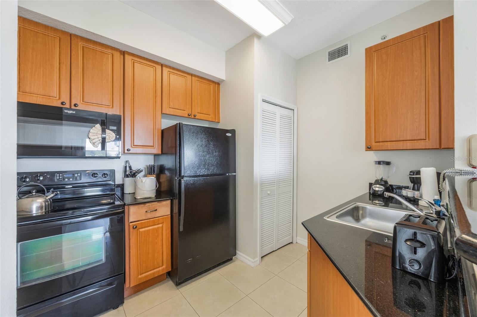 Image 13 of 45 For 7383 Universal Boulevard 607
