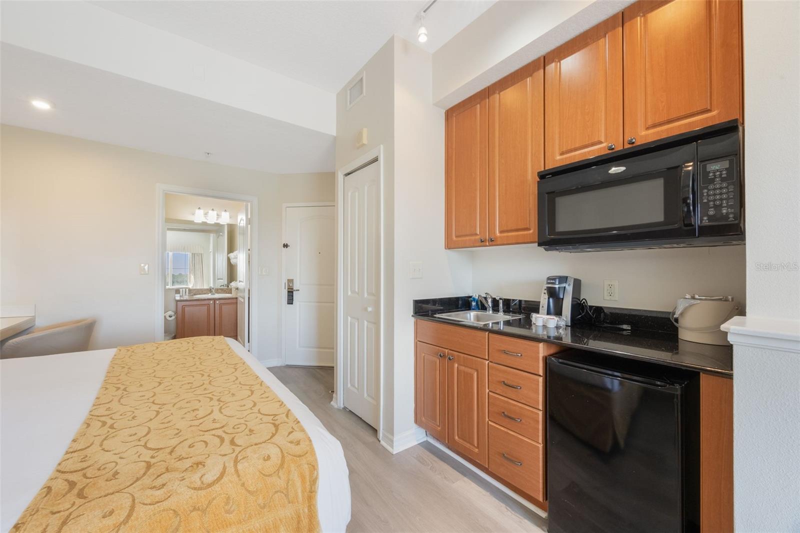 Image 15 of 45 For 7383 Universal Boulevard 607