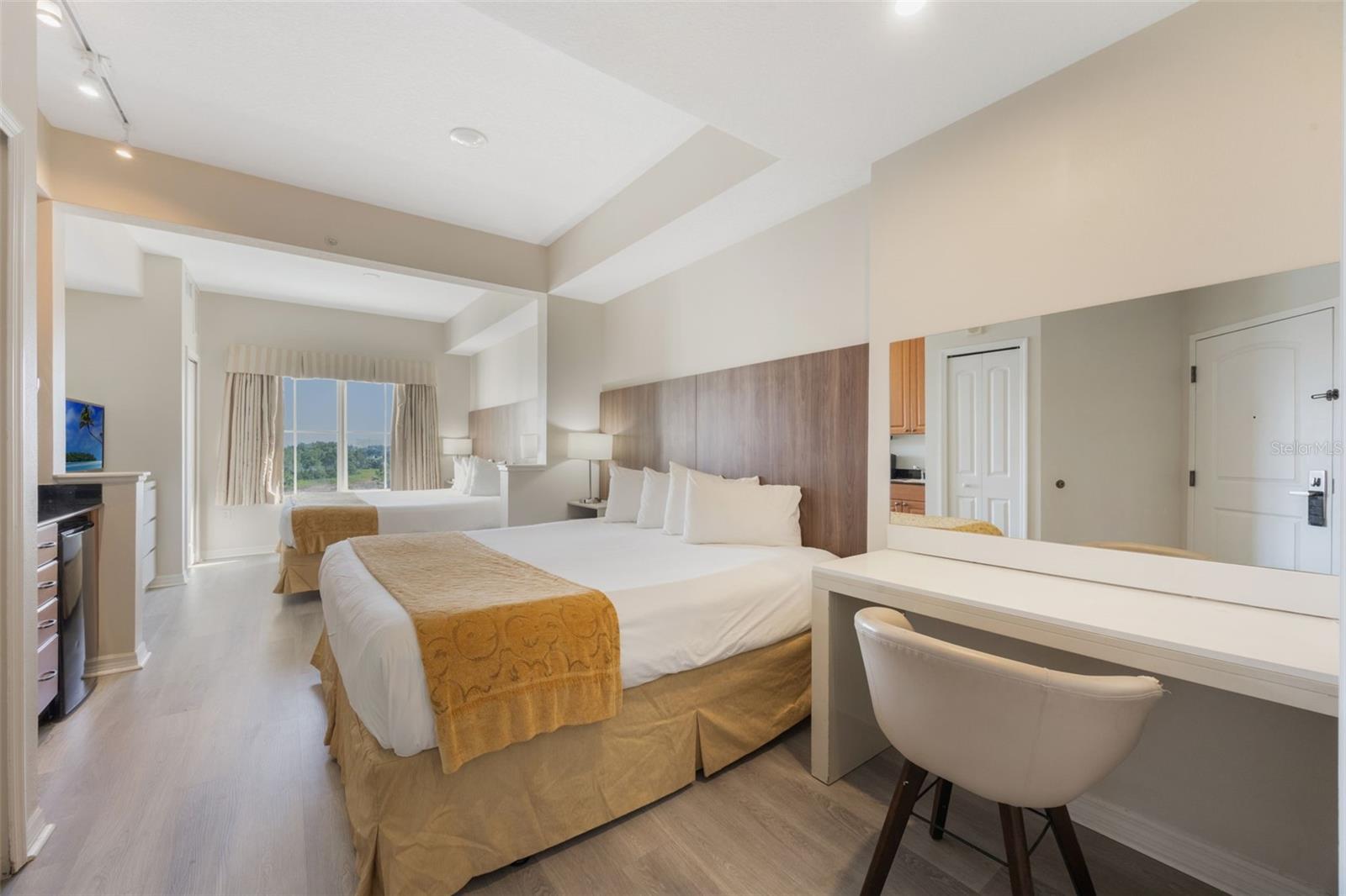 Image 20 of 45 For 7383 Universal Boulevard 607
