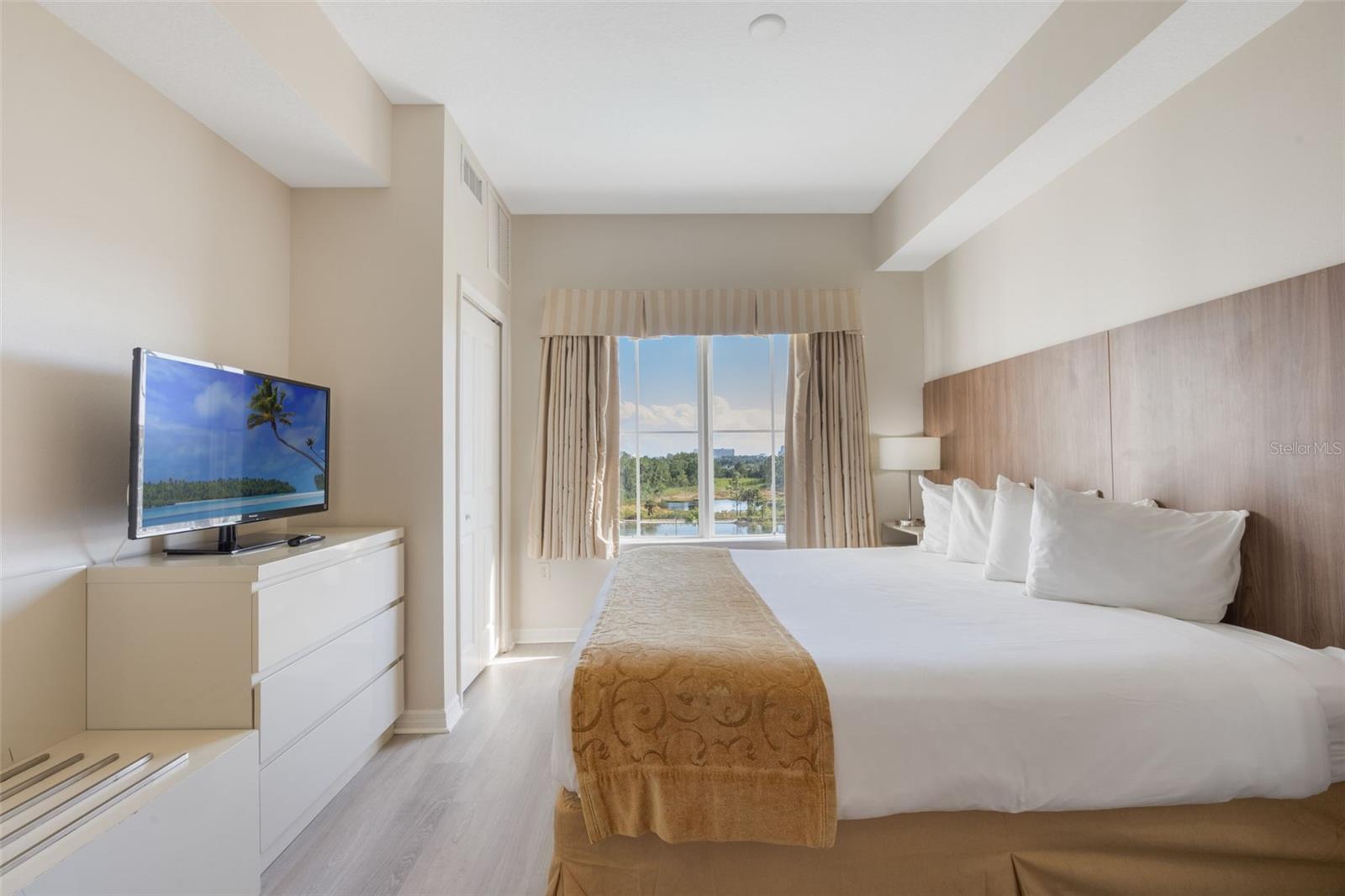 Image 22 of 45 For 7383 Universal Boulevard 607
