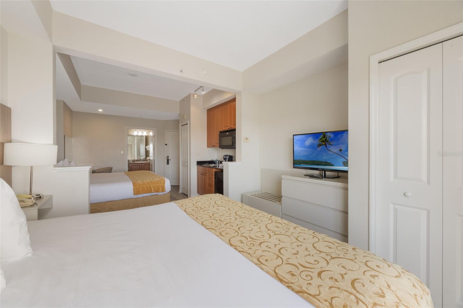 Image 25 of 45 For 7383 Universal Boulevard 607
