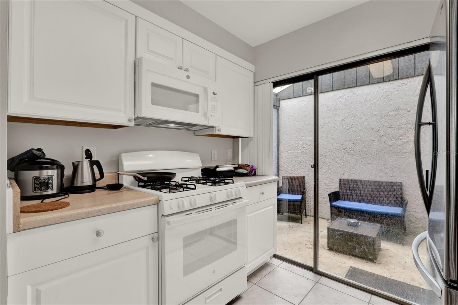 Image 14 of 57 For 212 Perth Court B