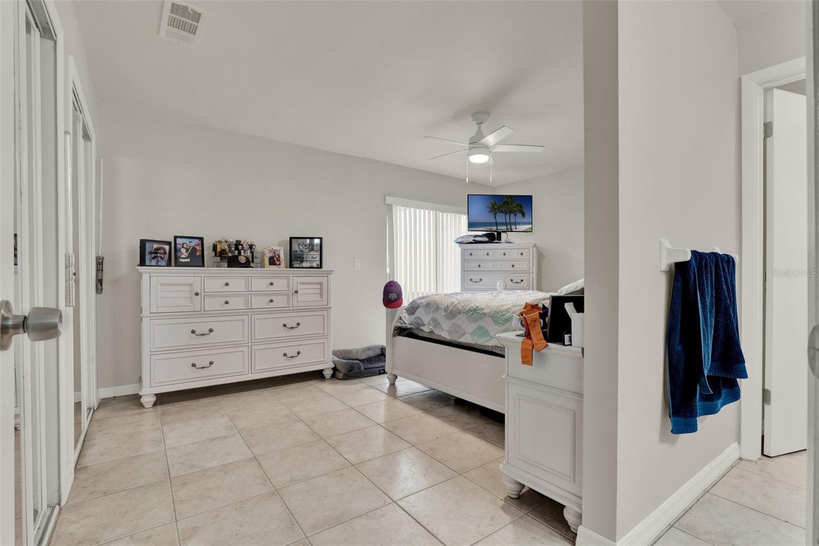 Image 15 of 57 For 212 Perth Court B