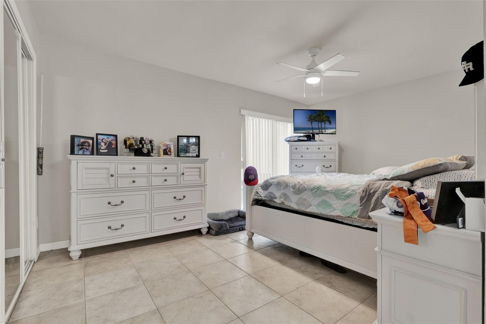 Image 16 of 57 For 212 Perth Court B