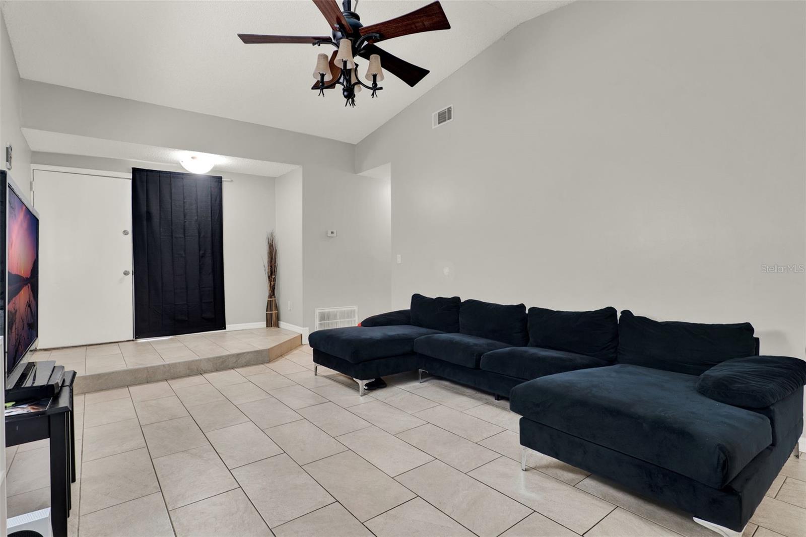 Image 34 of 57 For 212 Perth Court B