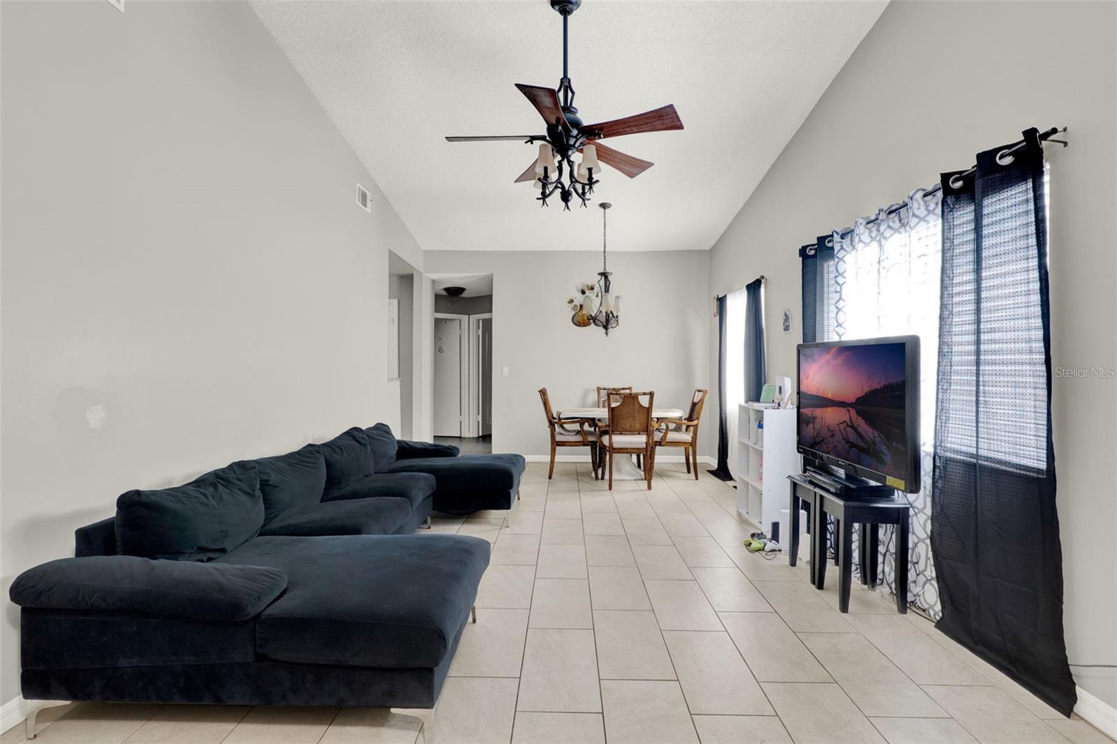 Image 36 of 57 For 212 Perth Court B
