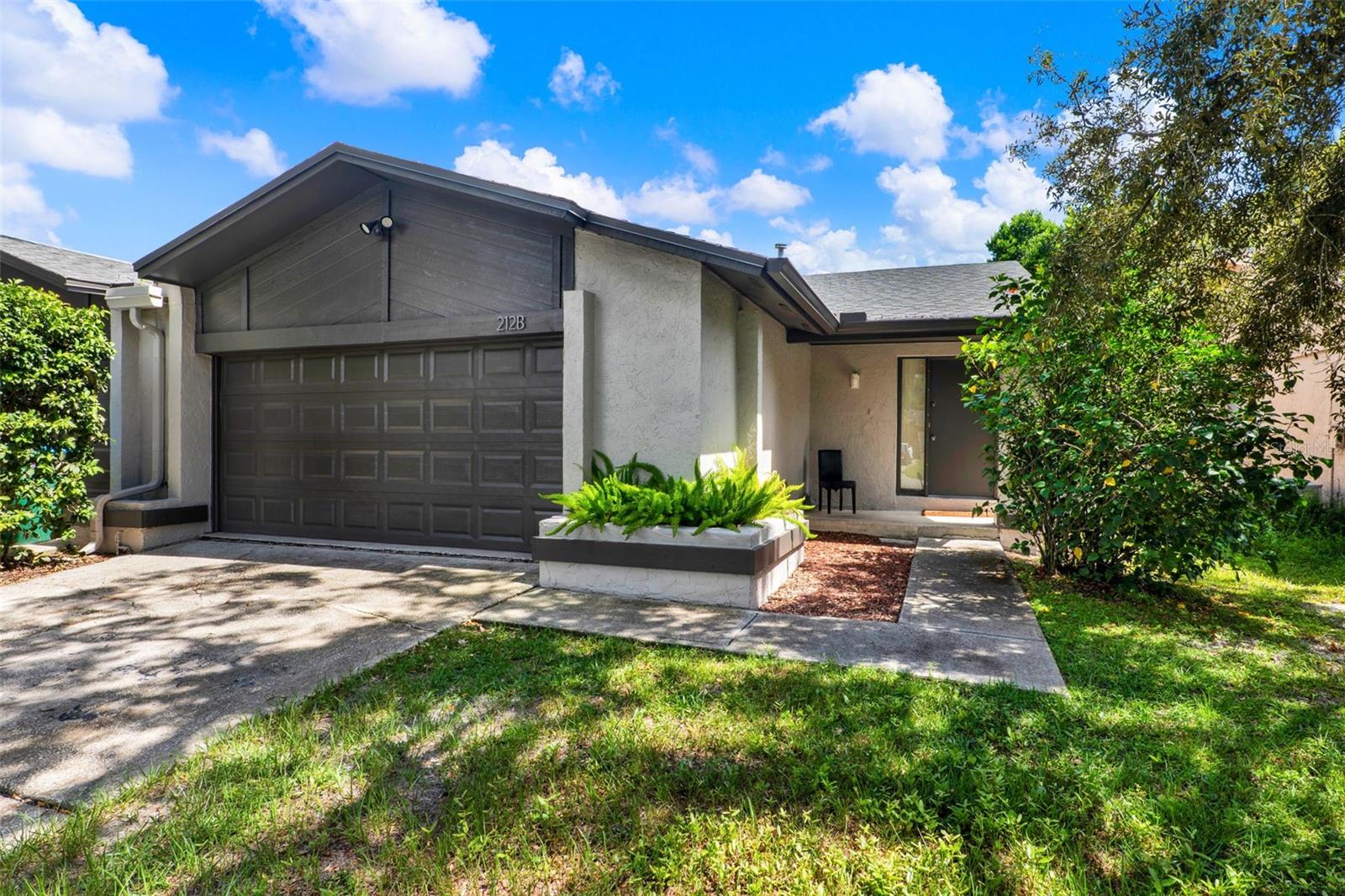 Image 4 of 57 For 212 Perth Court B