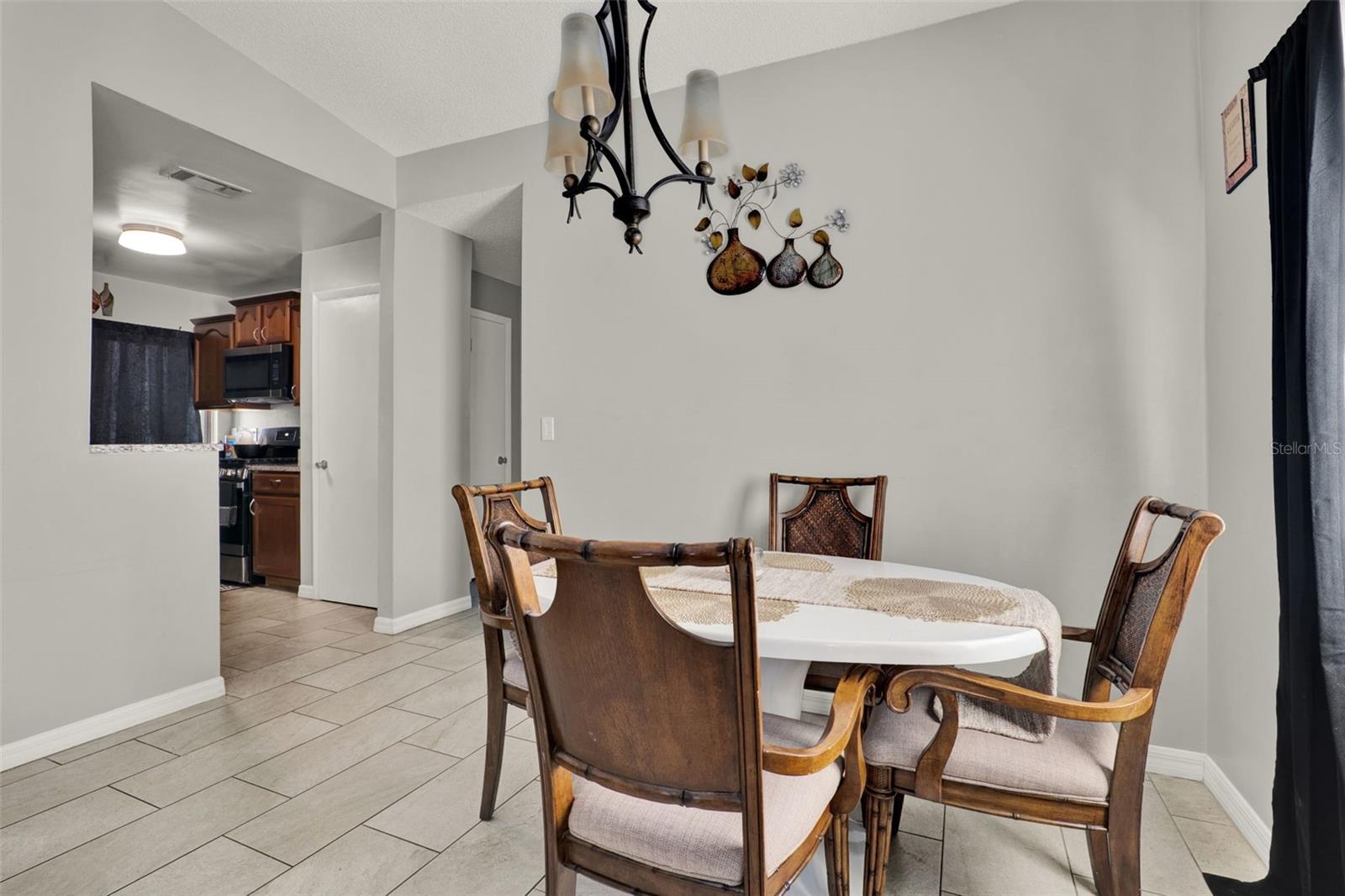 Image 40 of 57 For 212 Perth Court B