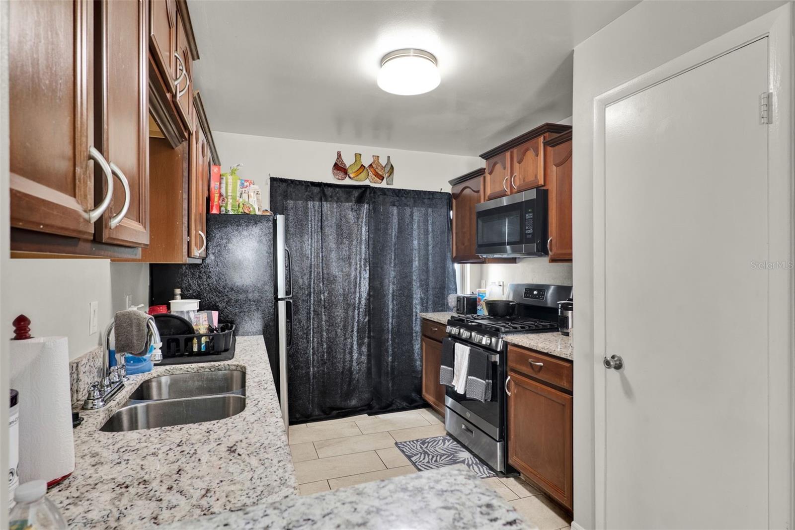 Image 43 of 57 For 212 Perth Court B