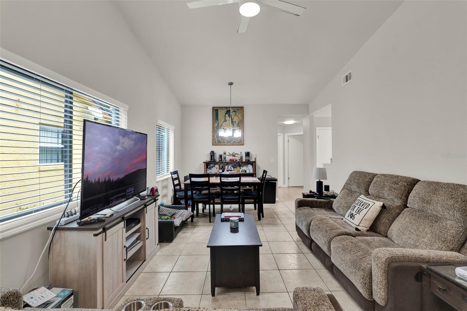 Image 8 of 57 For 212 Perth Court B