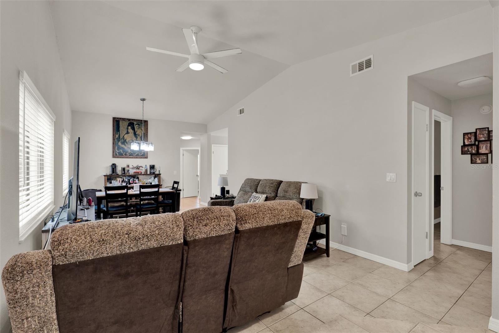 Image 9 of 57 For 212 Perth Court B