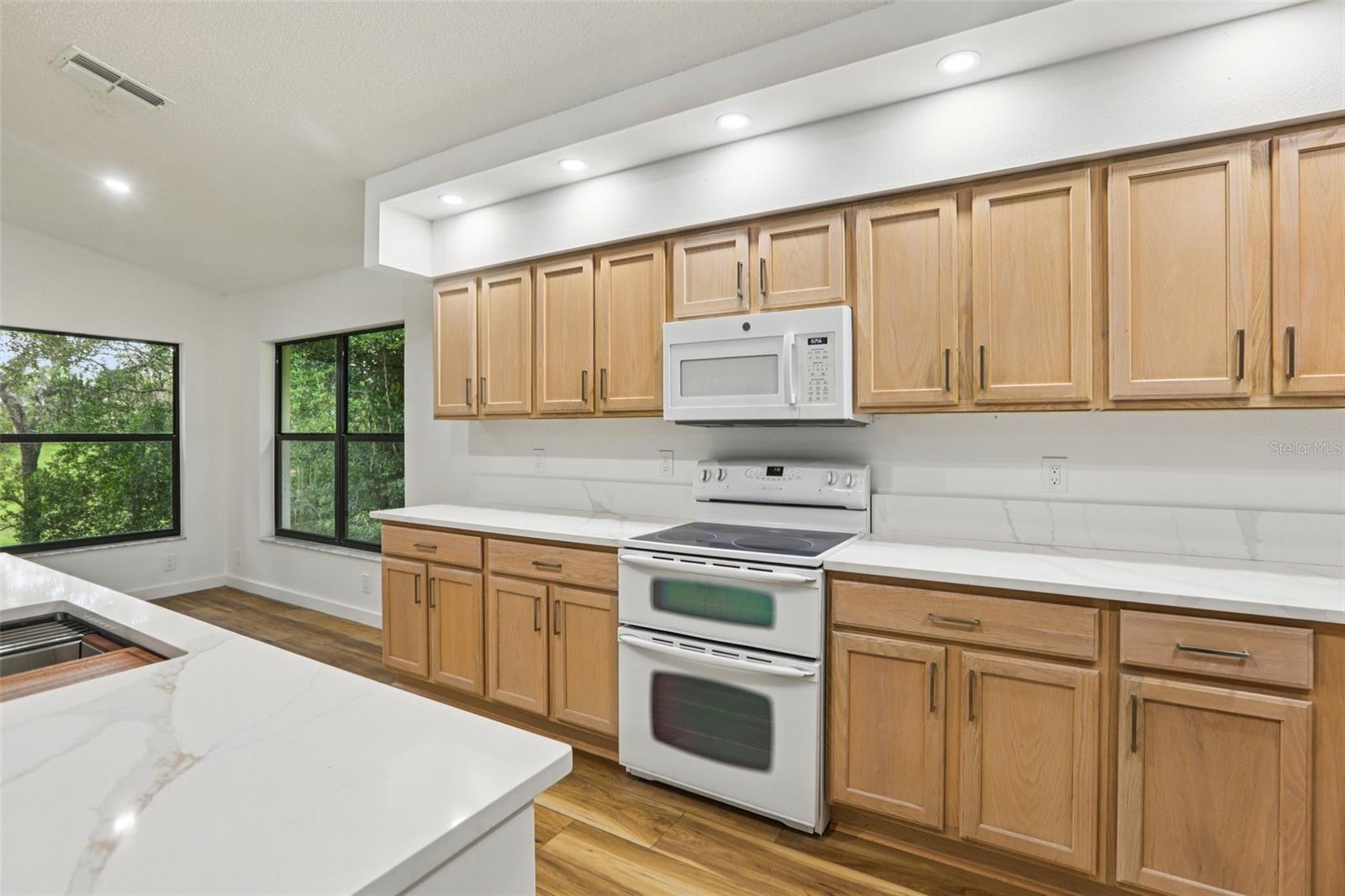 Image 13 of 32 For 533 Bent Oak Court