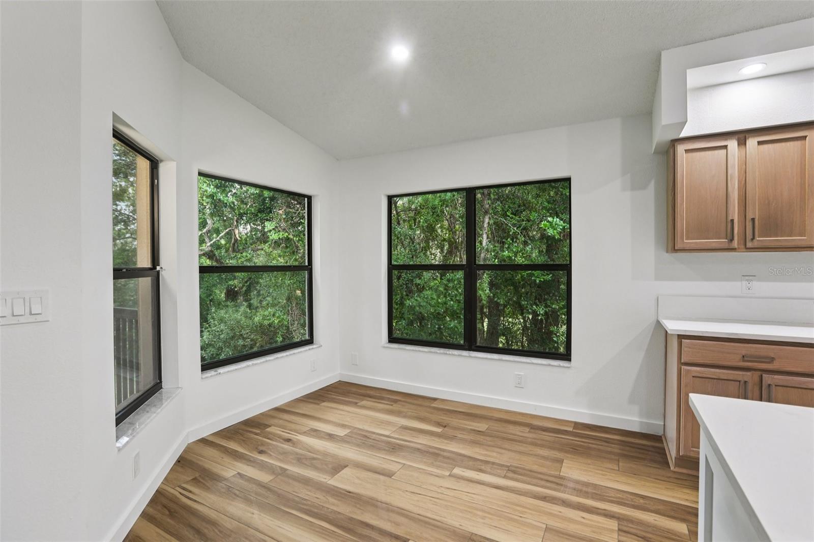 Image 14 of 32 For 533 Bent Oak Court