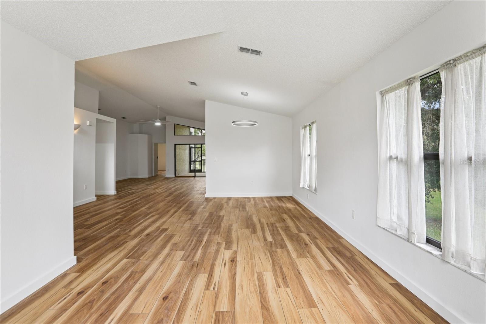 Image 16 of 32 For 533 Bent Oak Court
