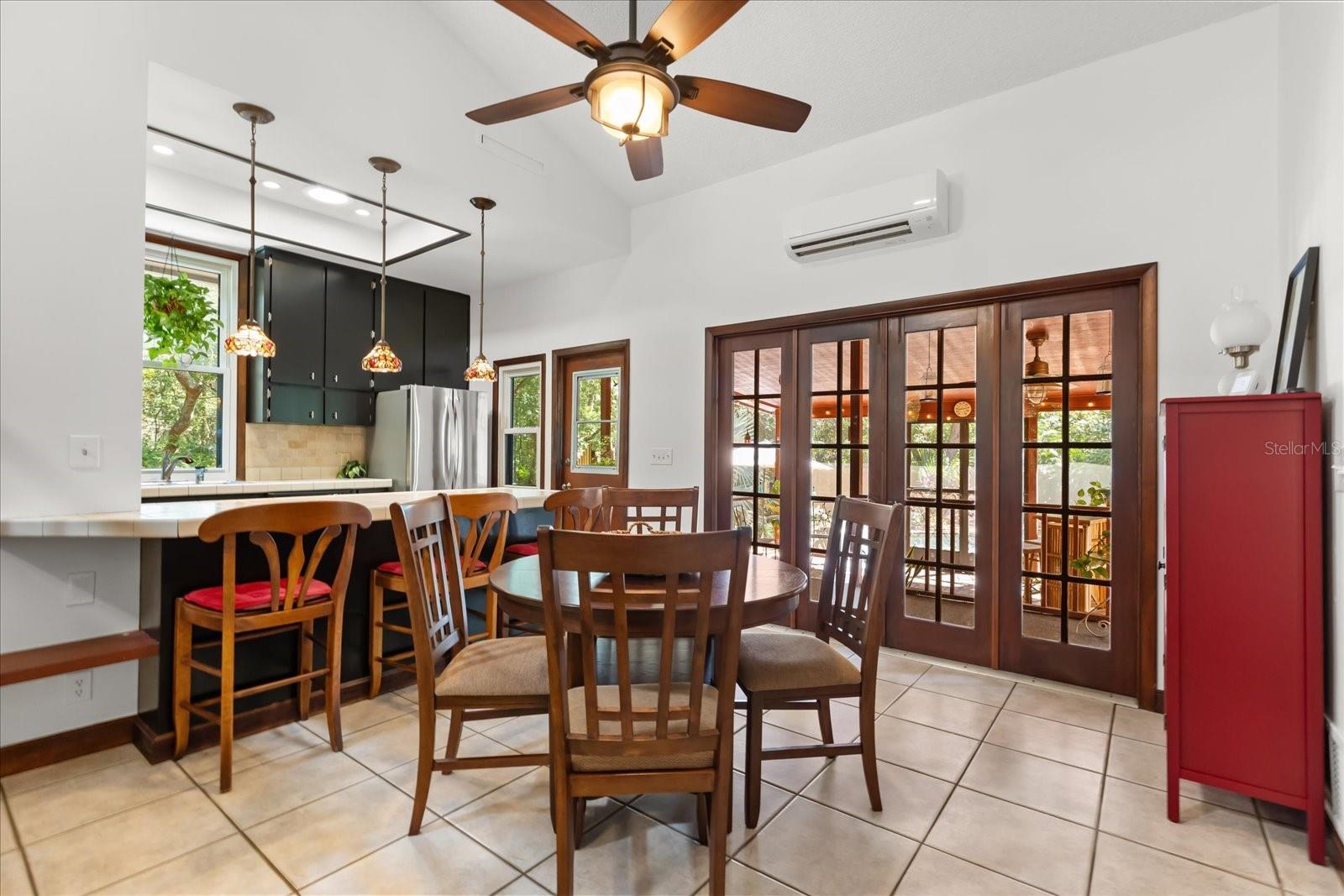 Image 13 of 50 For 221 Morton Lane