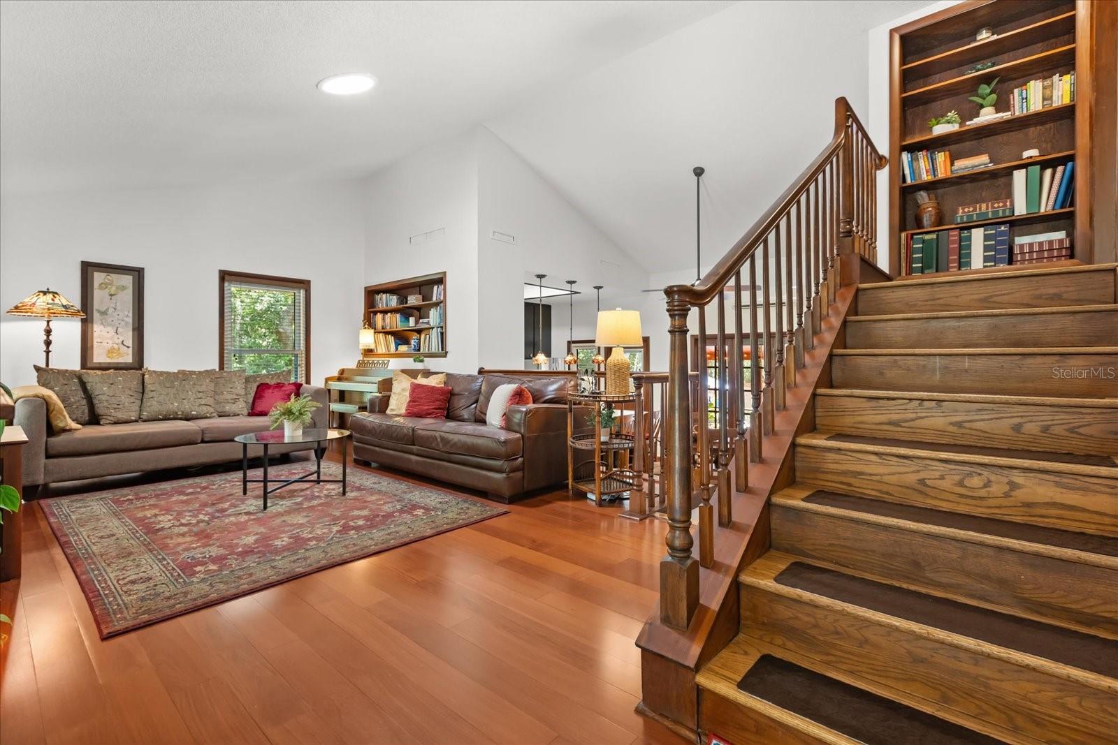 Image 6 of 50 For 221 Morton Lane