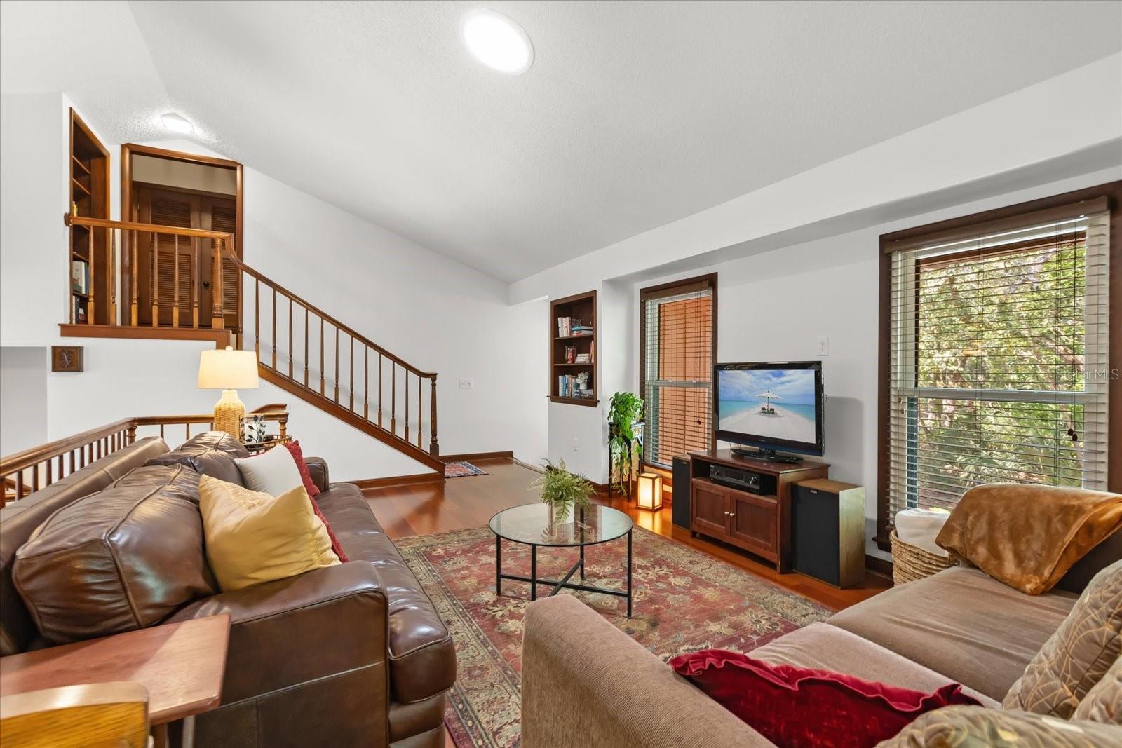 Image 8 of 50 For 221 Morton Lane