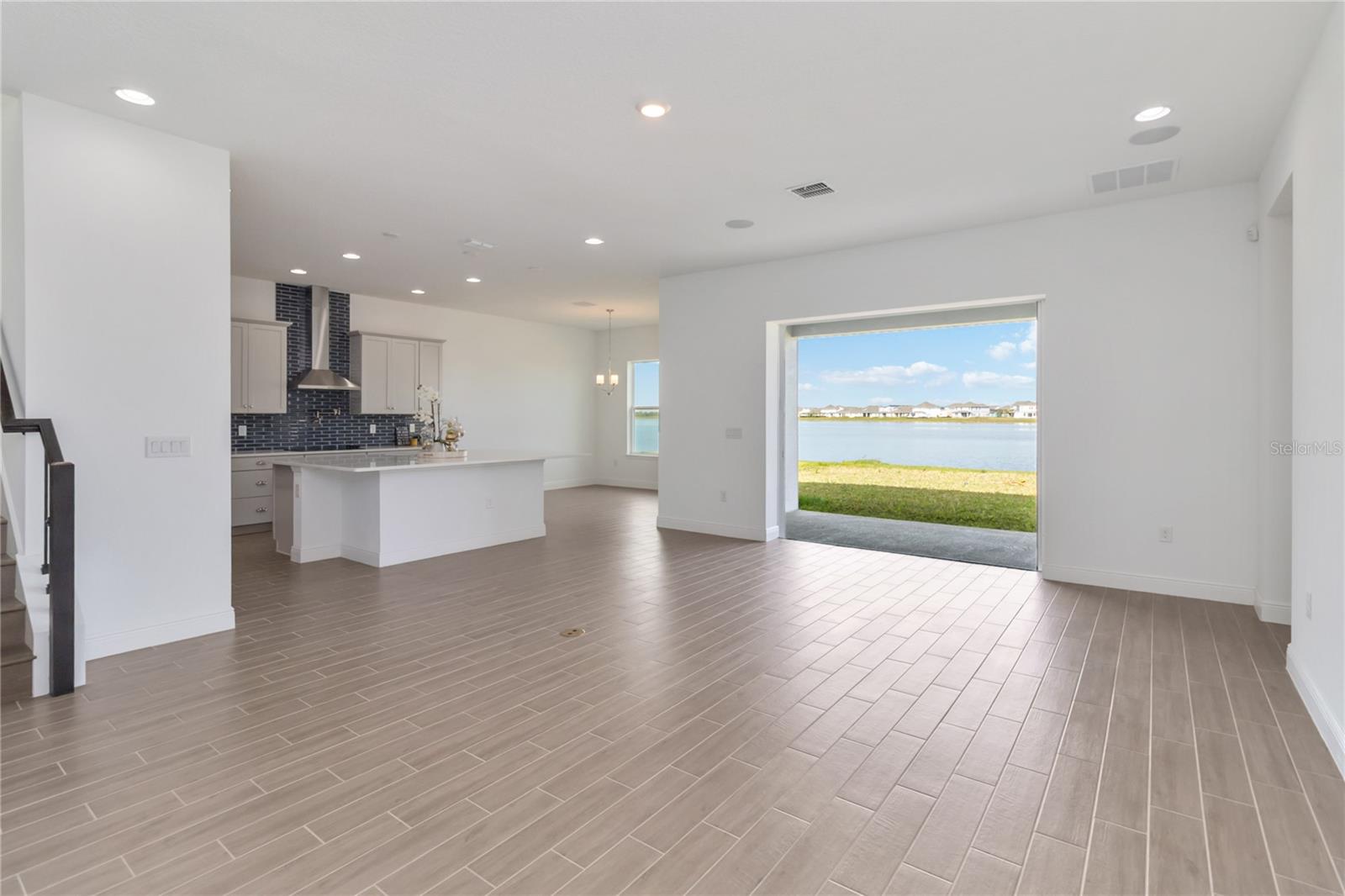 Image 5 of 17 For 18441 Mowry Court