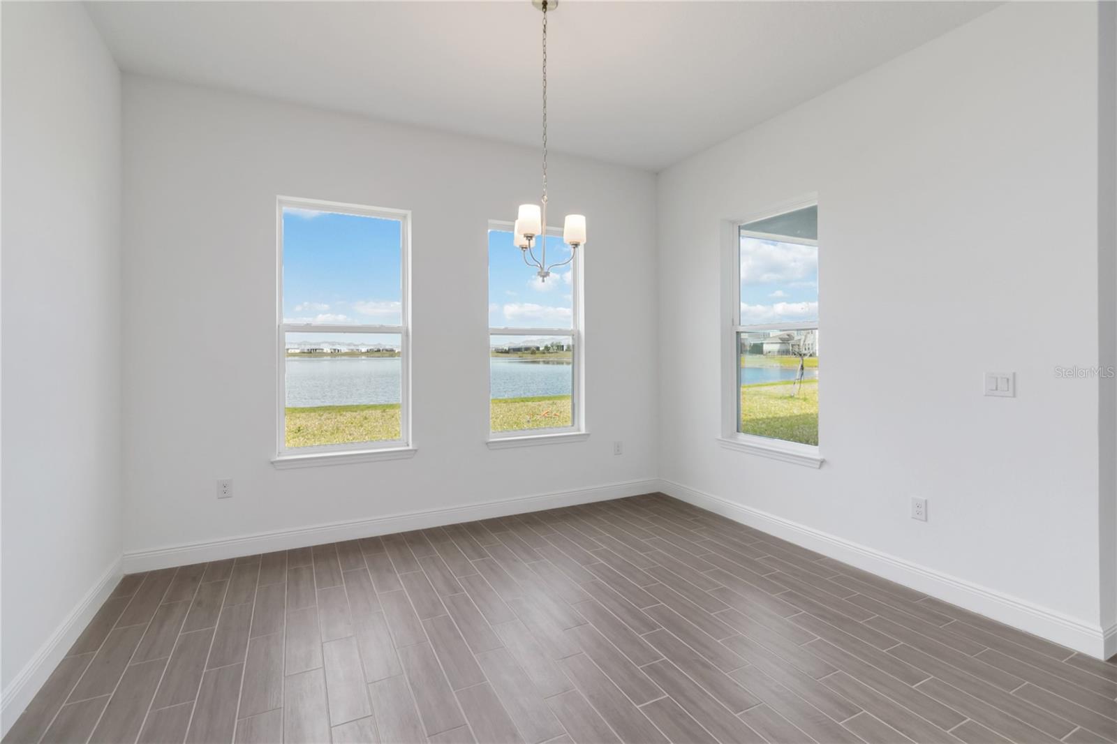 Image 6 of 17 For 18441 Mowry Court