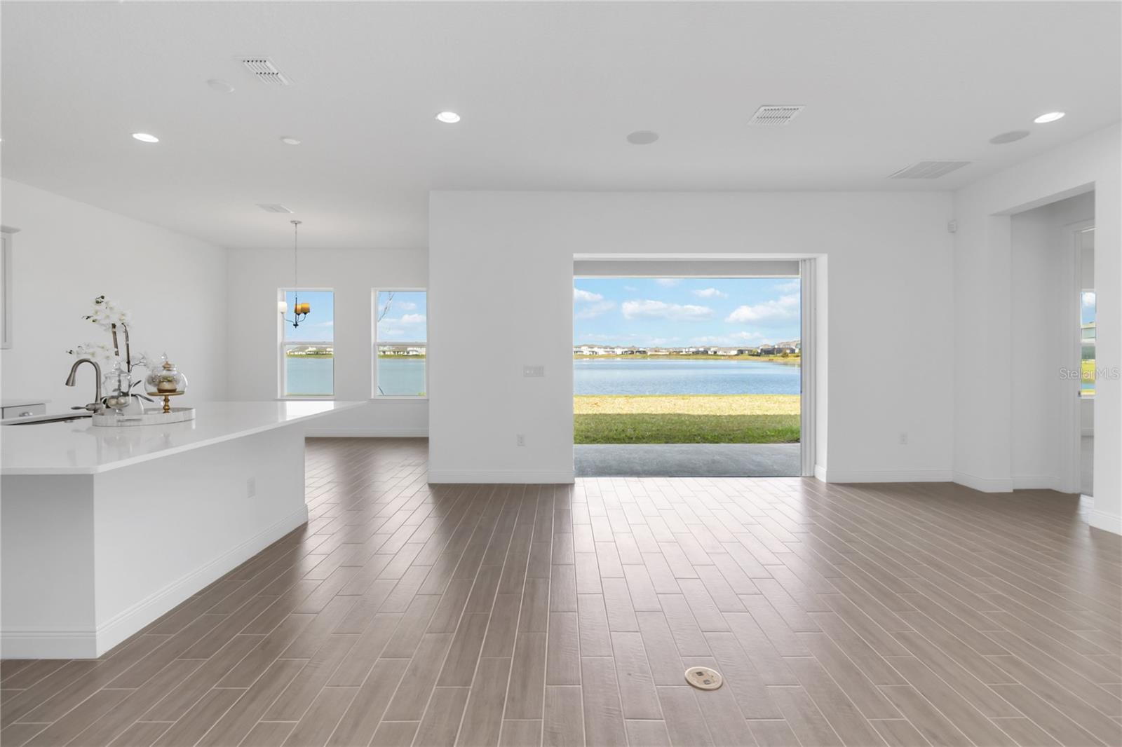 Image 7 of 17 For 18441 Mowry Court