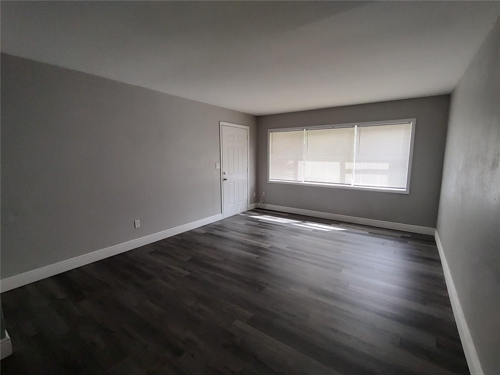 Image 11 of 32 For 320 Howry Avenue 1